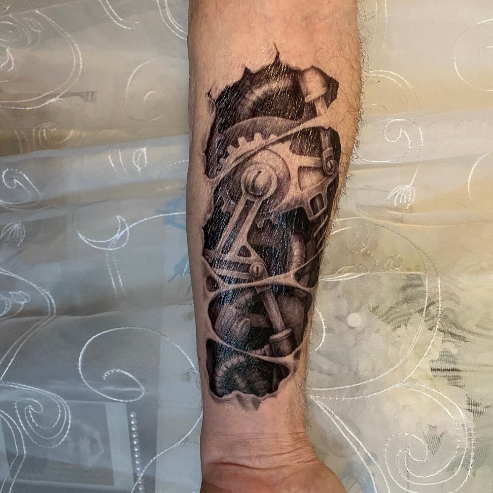 Rocking your life with temporary tattoo - Picture 4 of 8